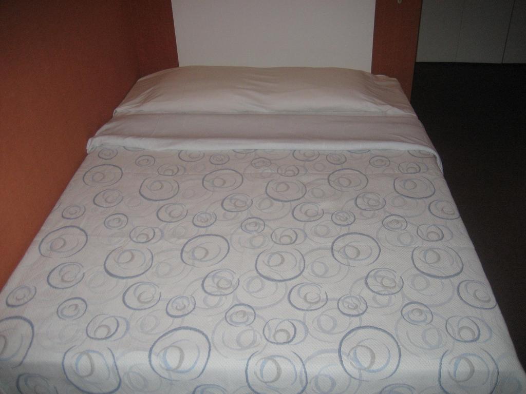 Hotel Meteore Париж Экстерьер фото